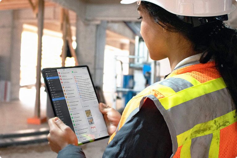 How Contractor Tracking Software Helps Businesses Ensure Productivity and Manage Multiple Contractors Efficiently