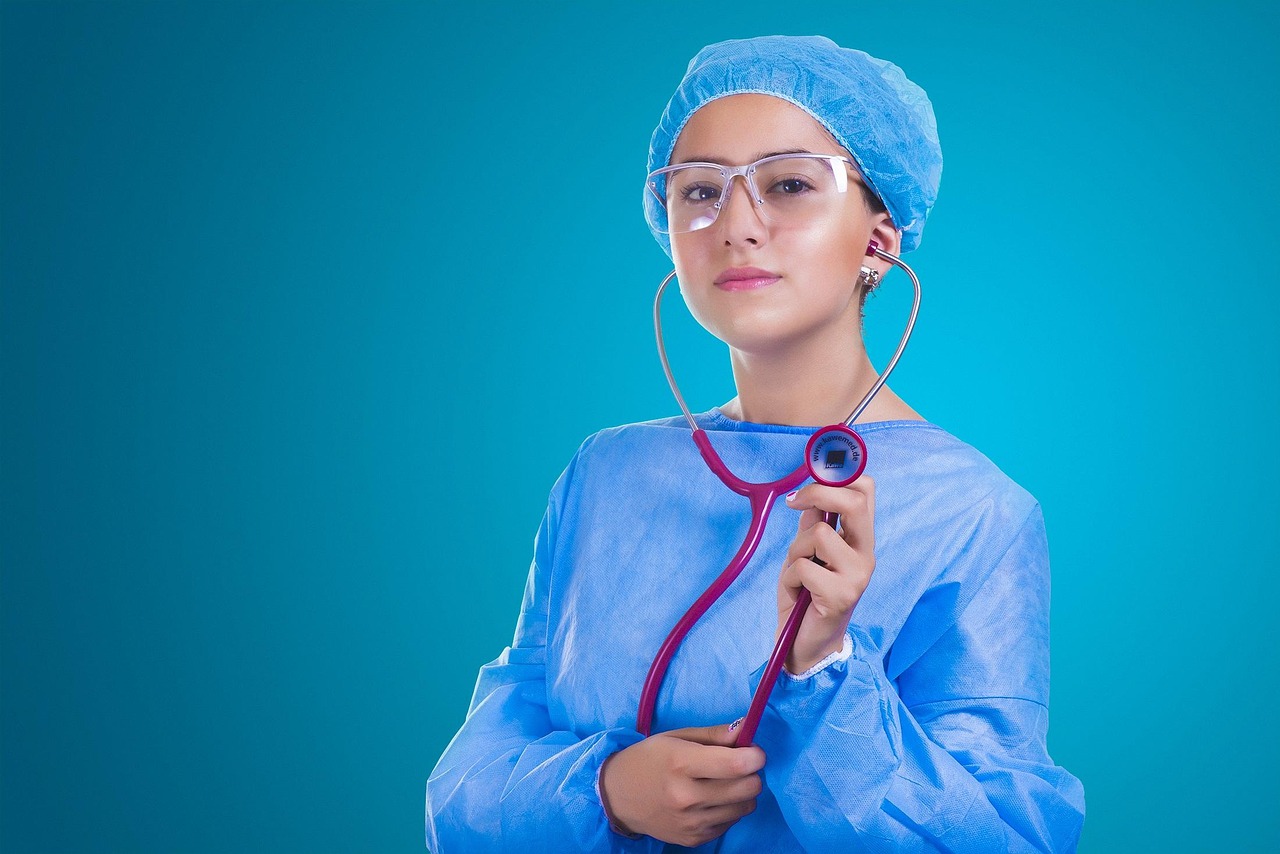 Woman, doctor, surgeon — Navigating the Online Pharmacy Landscape: Exploring the Best Options for Your Healthcare Needs