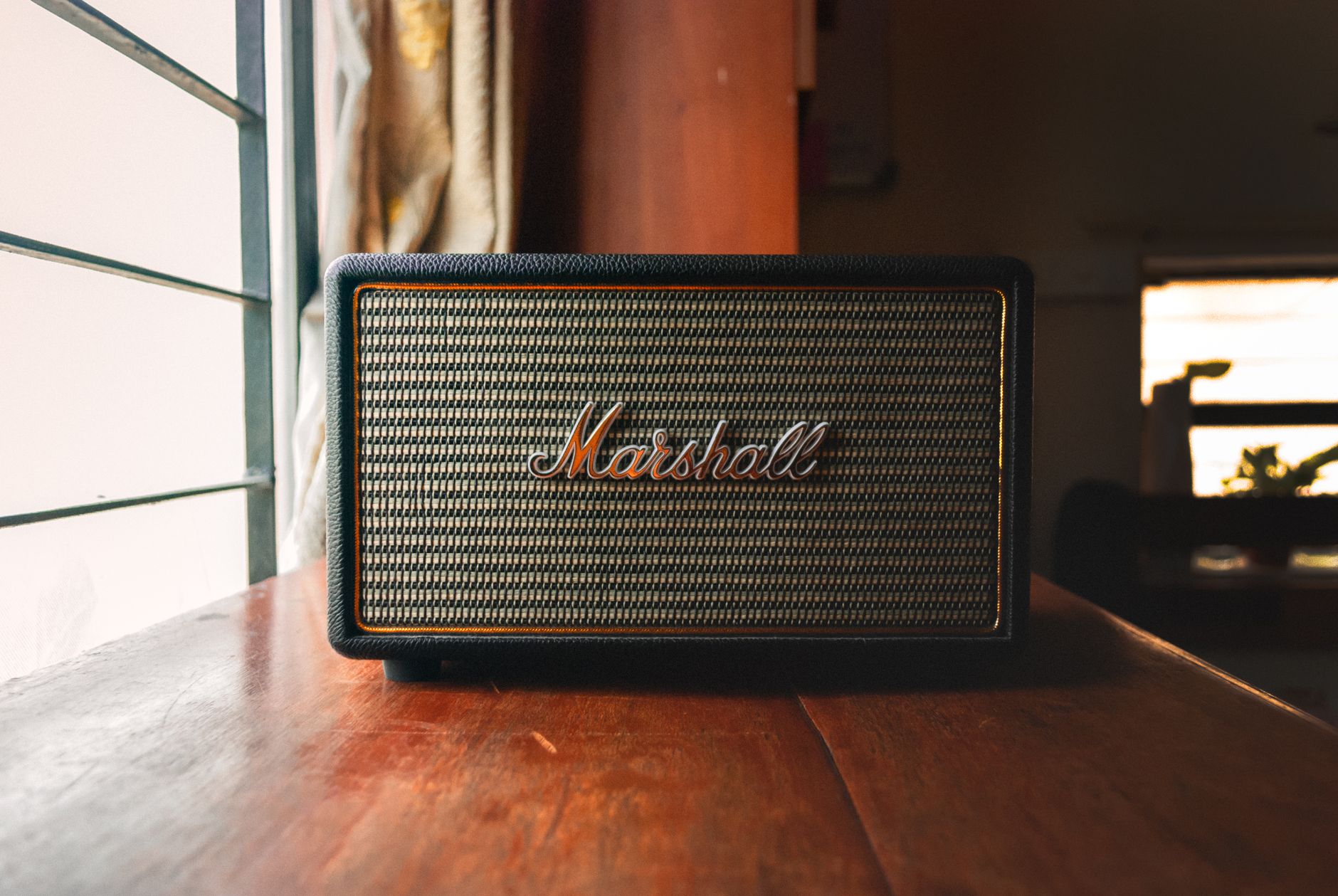 U&i Ultra Box Speaker
